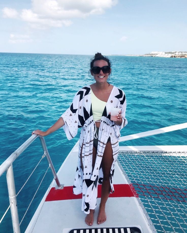 Stylish Chiffon Cardigan Green Leaf Beach Blouse perfect for a sunny day by the ocean, featuring fresh patterns.