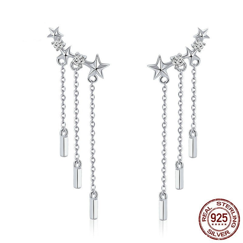 Trendiga örhängen i äkta silver med stjärnor