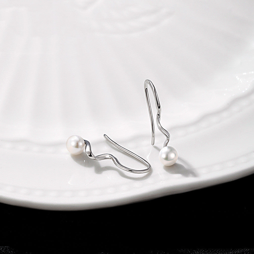 Silverörhängen Spiral Pearl