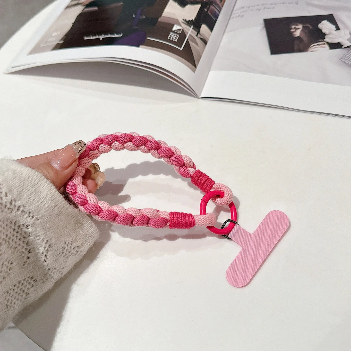 Creative Mobile holder with bracelet - Universal