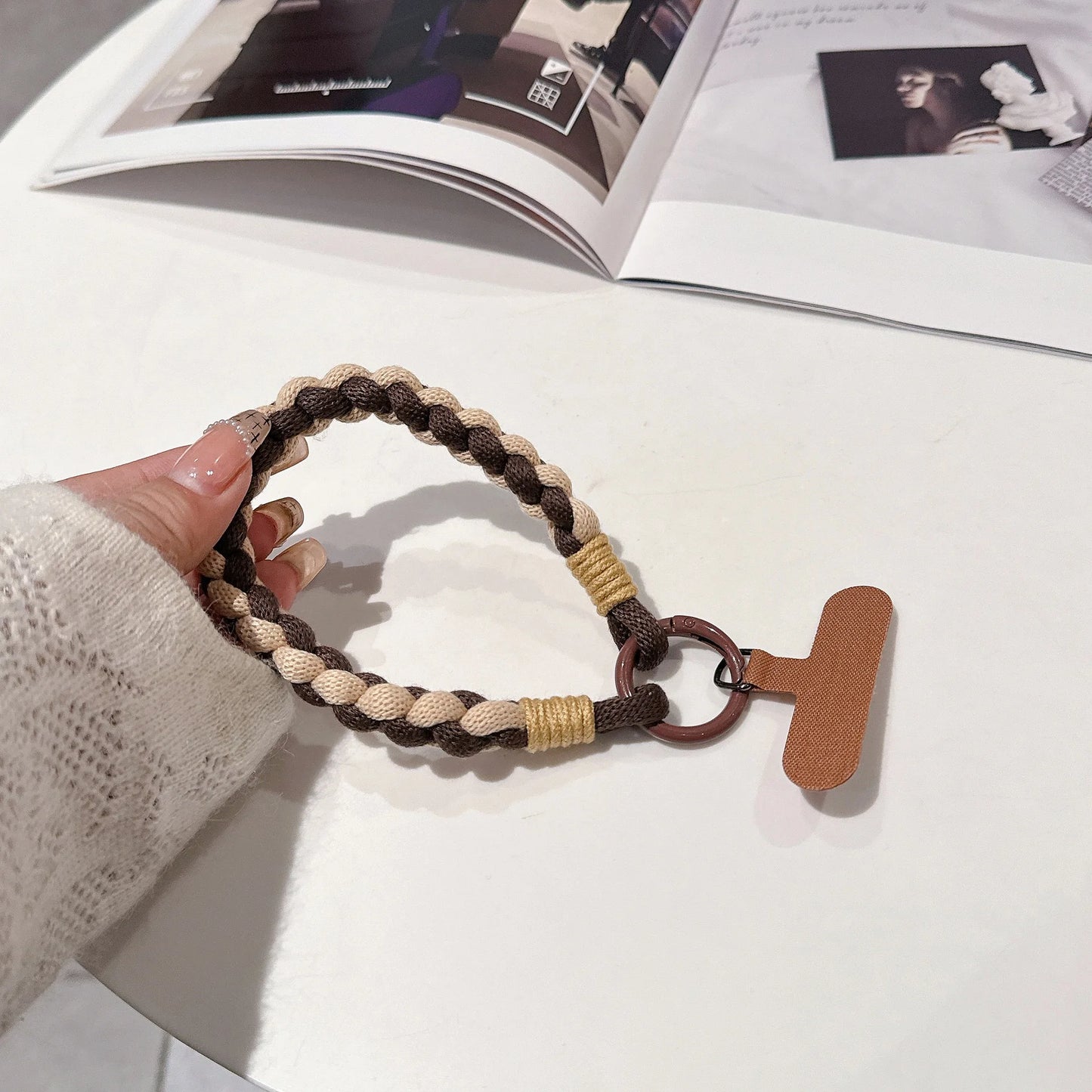 Creative Mobile holder with bracelet - Universal