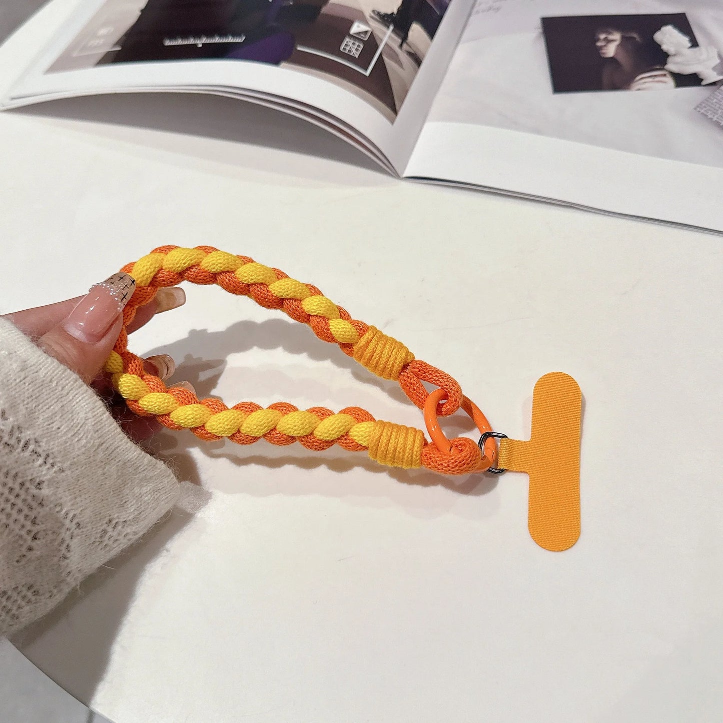 Creative Mobile holder with bracelet - Universal